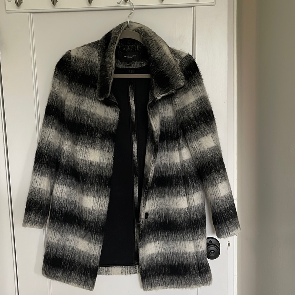 Ann Taylor Coat Petite